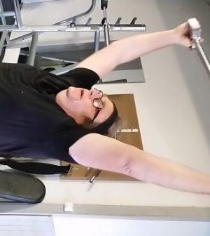 Lars-Ingvar Persson med maskin på gymmet