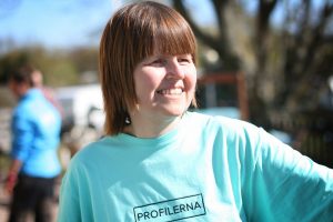 Anne-Maj Magnström i ljusblå tröja.