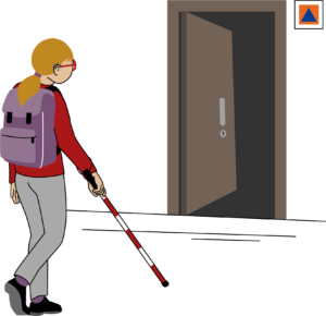En person med ryggsäck och en vit käpp med röda markeringar är på väg mot en öppen dörr. Bredvid dörren sitter symbolen för skyddsrum som är en blå triangel i en orange fyrkant. Illustration.